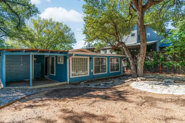 $3,300 | 1504 West 39th 1/2 Street, Austin, TX 78756