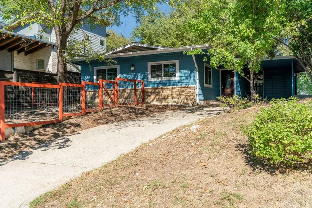 $3,300 | 1504 West 39th 1/2 Street, Austin, TX 78756