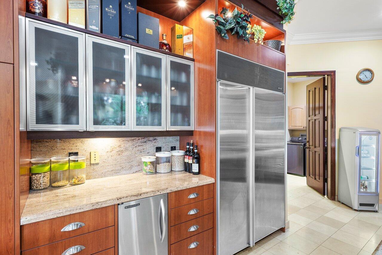 17654 Bocaire Way Boca Raton, FL 33487 - Photo 13 of 72 Kitchen
