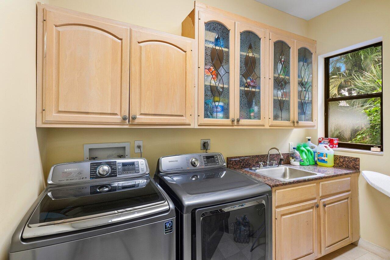 17654 Bocaire Way Boca Raton, FL 33487 - Photo 16 of 72 Laundry