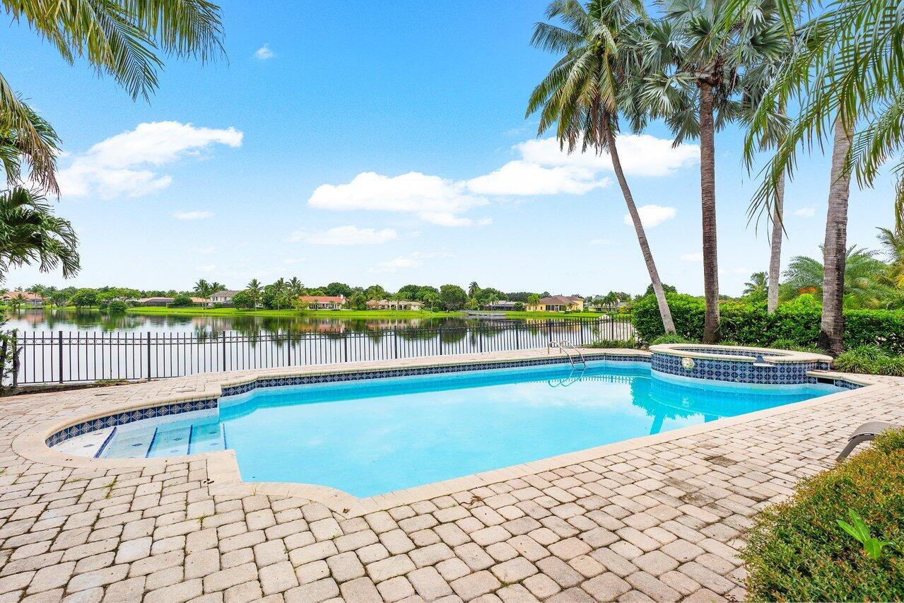 17654 Bocaire Way Boca Raton, FL 33487 - Photo 34 of 72 pool & spal