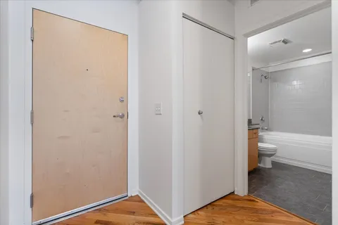 $349,000 | 1040 West Adams Street, Unit 110, Chicago, IL 60607