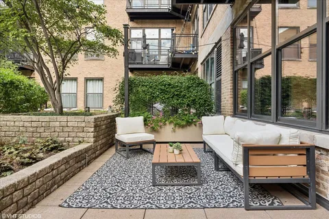 $349,000 | 1040 West Adams Street, Unit 110, Chicago, IL 60607