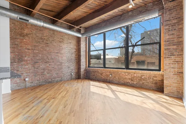 $349,000 | 1040 West Adams Street, Unit 110, Chicago, IL 60607