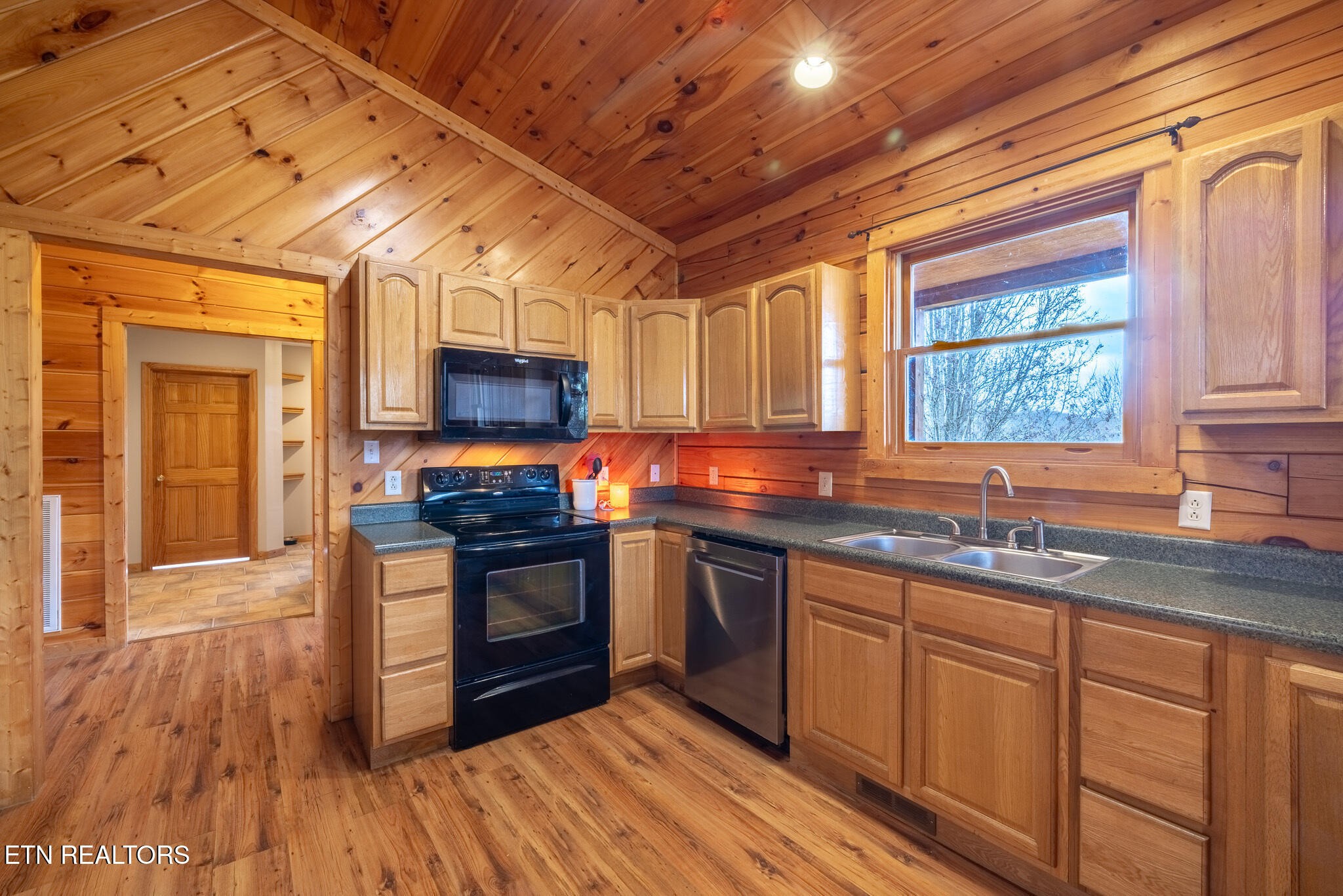 124 Holston Acres Rutledge, TN 37861 - Photo 8 of 29 Gallery Image 8