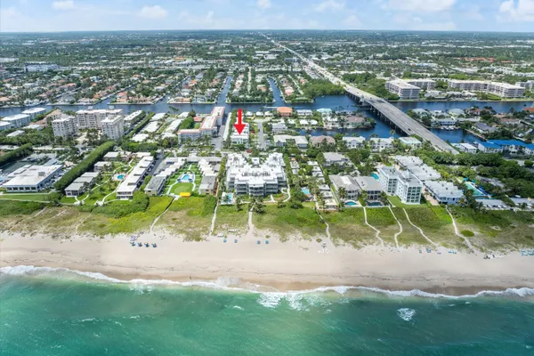 $4,100,000 | 1070 Del Harbour Drive, Delray Beach, FL 33483