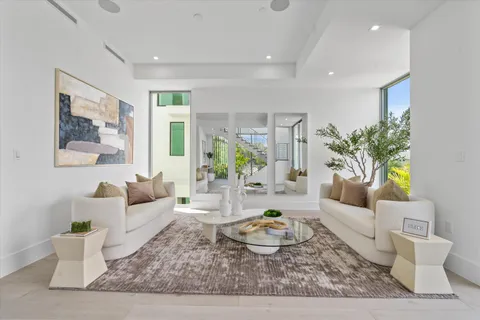 $4,100,000 | 1070 Del Harbour Drive, Delray Beach, FL 33483