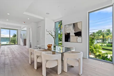 $4,100,000 | 1070 Del Harbour Drive, Delray Beach, FL 33483