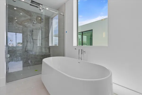 $4,100,000 | 1070 Del Harbour Drive, Delray Beach, FL 33483