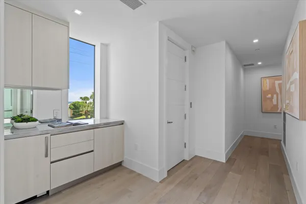 $4,100,000 | 1070 Del Harbour Drive, Delray Beach, FL 33483