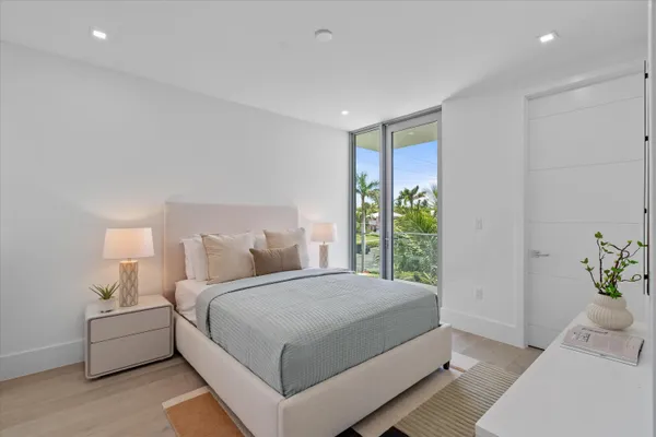 $4,100,000 | 1070 Del Harbour Drive, Delray Beach, FL 33483