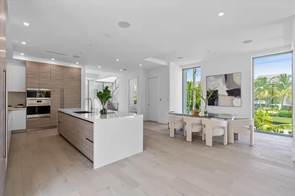 $4,100,000 | 1070 Del Harbour Drive, Delray Beach, FL 33483