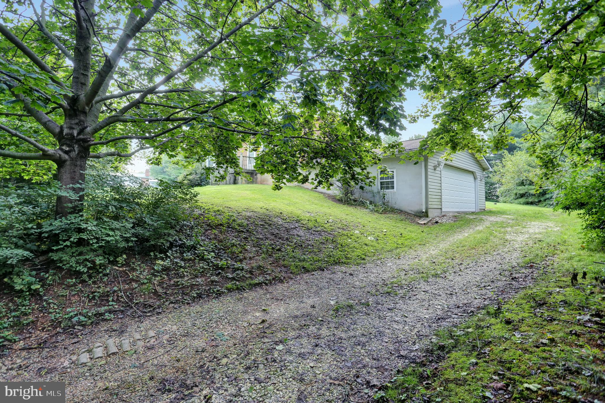 199 Barnhart Road Westminster, MD 21158 - Photo 2 of 35