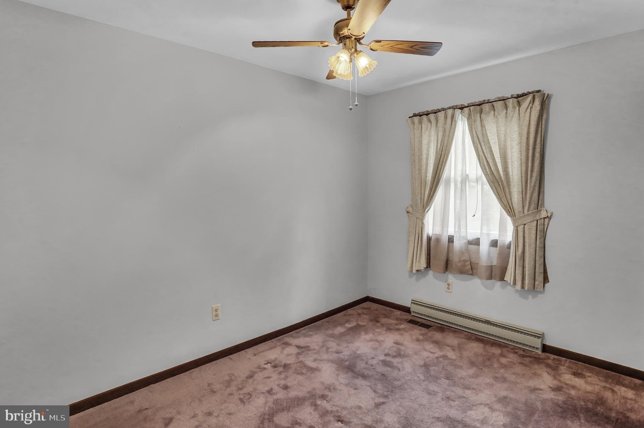 199 Barnhart Road Westminster, MD 21158 - Photo 4 of 35