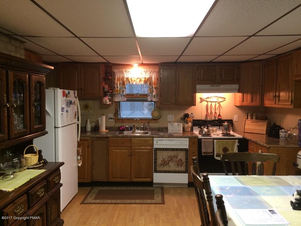 51 Pinetree Road Albrightsville, PA 18210 - Photo 3 of 12 Kitchen