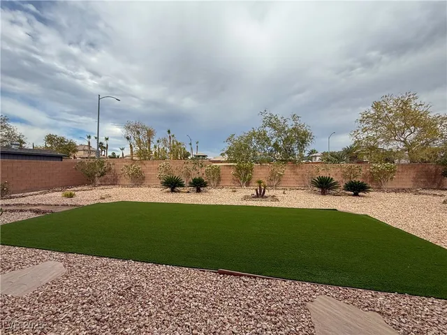 $7,100 | 7276 White Bloom Avenue, Las Vegas, NV 89117