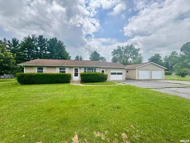 $200,000 | 15 5th Street, Matherville, IL 61263