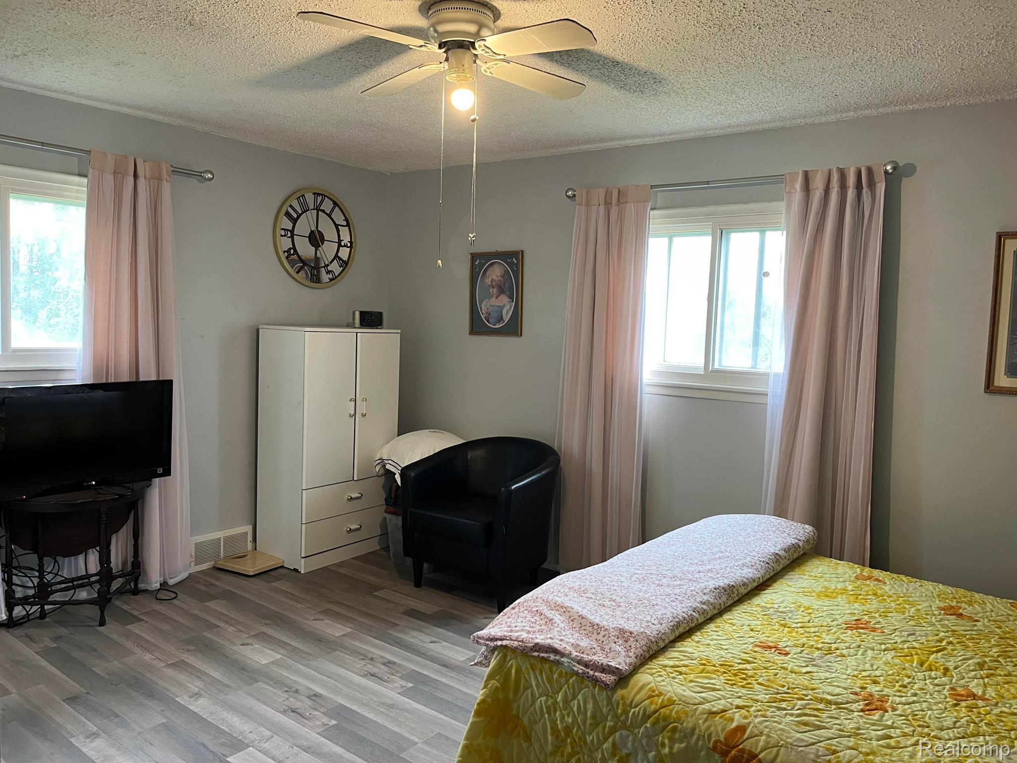 28445 Ecorse Road Romulus, MI 48174 - Photo 9 of 18 Gallery Image 9