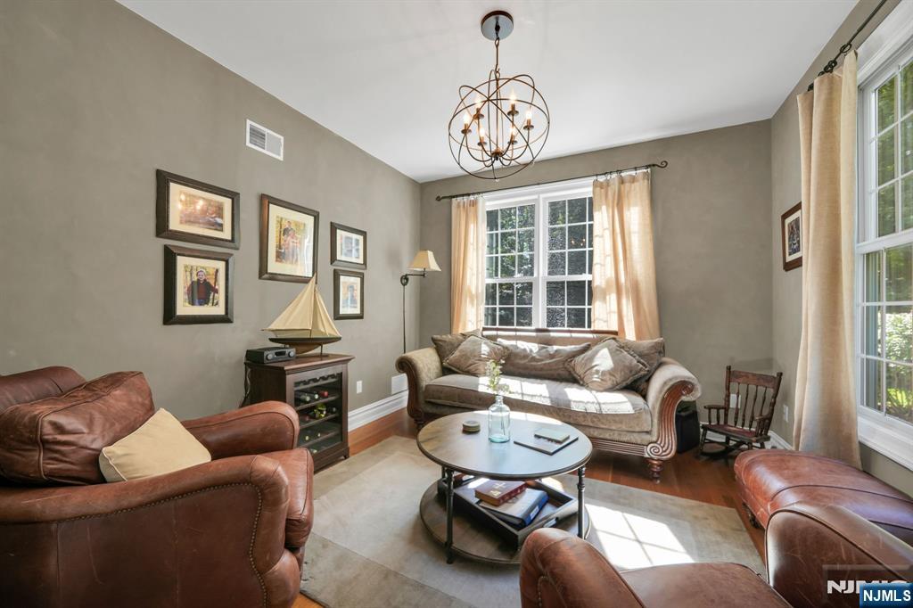 21 Reagan Way Butler, NJ 07405 - Photo 6 of 43 Gallery Image 6