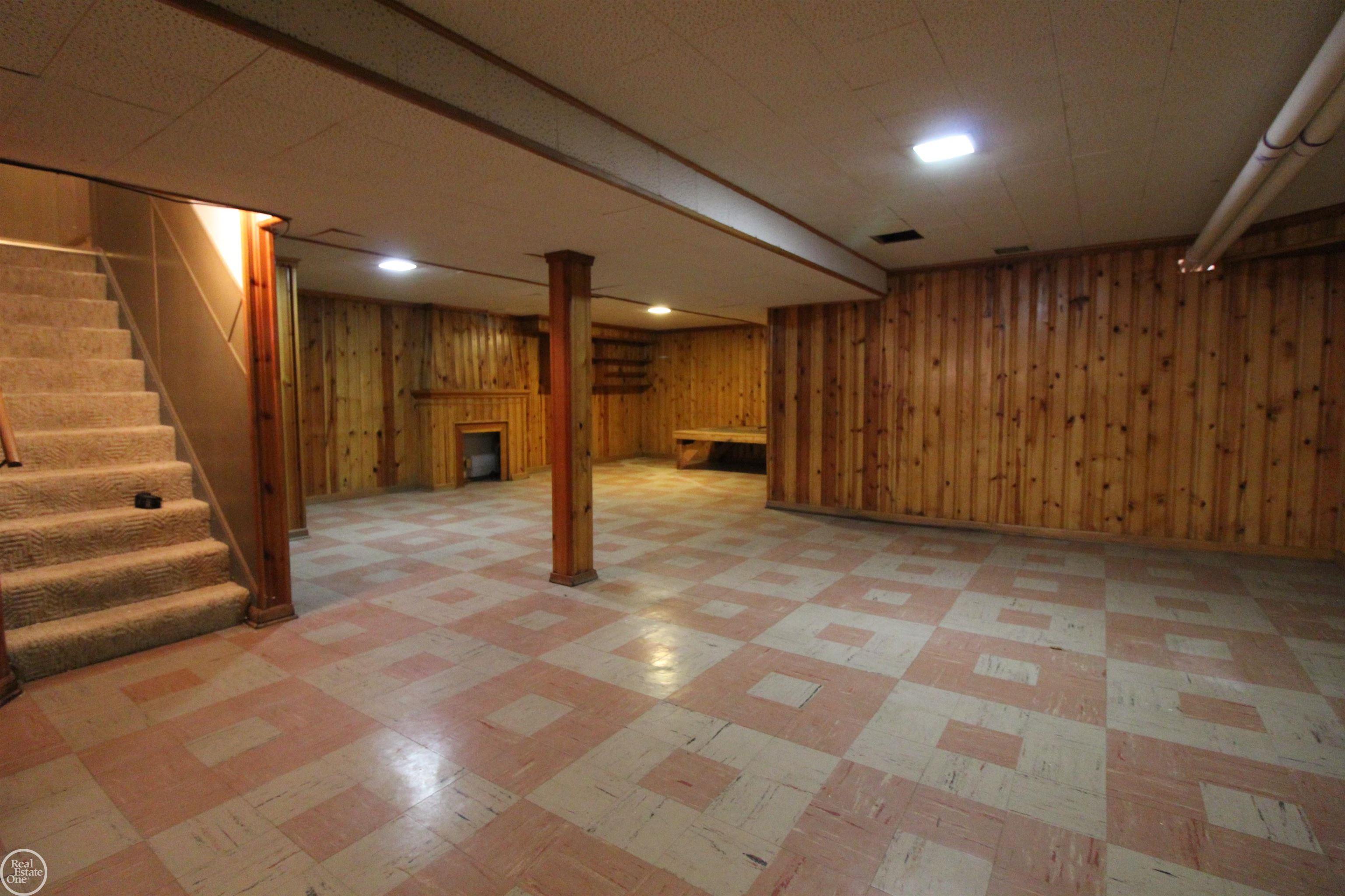 1320 Devonshire Road Grosse Pointe, MI 48230 - Photo 36 of 57 50112447-35.JPG