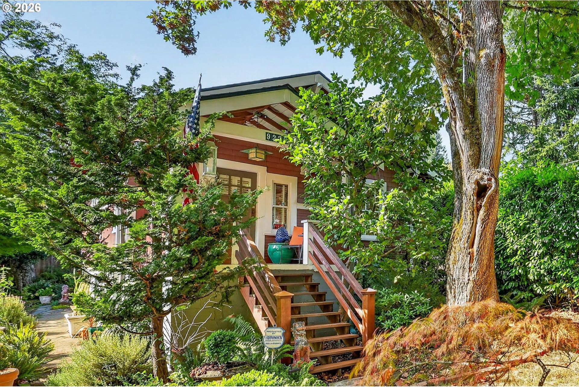 9225 Southwest Boones Ferry Road Portland, OR 97219 - Photo 2 of 48 Gallery Image 2