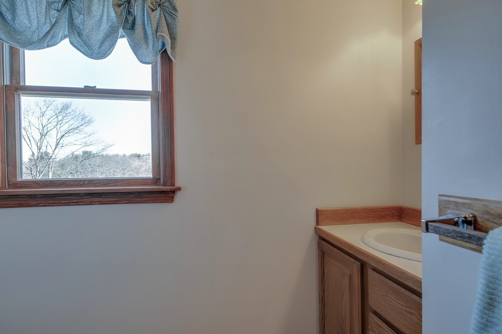 32 Tadmuck Road Westford, MA 01886 - Photo 20 of 27 Gallery Image 20