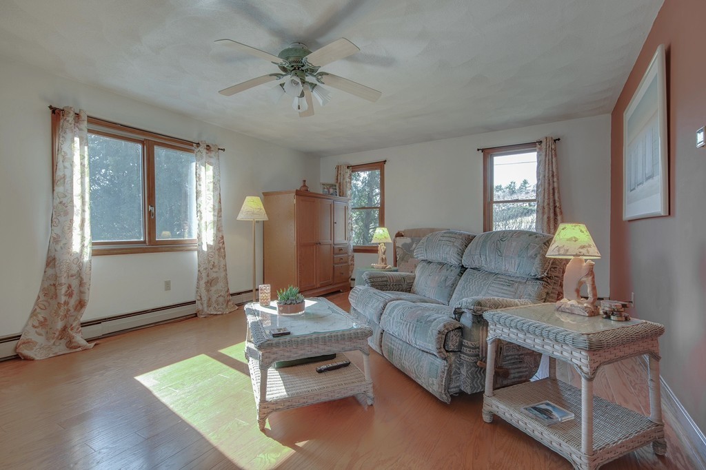 32 Tadmuck Road Westford, MA 01886 - Photo 5 of 27 Gallery Image 5