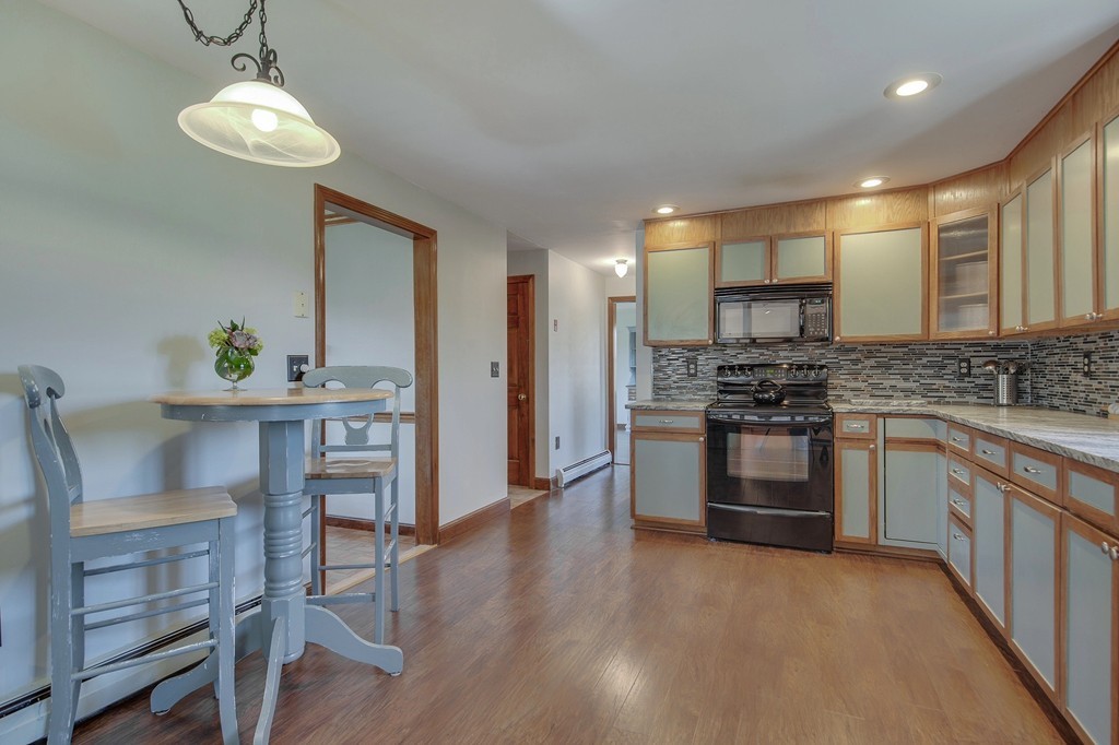 32 Tadmuck Road Westford, MA 01886 - Photo 8 of 27 Gallery Image 8