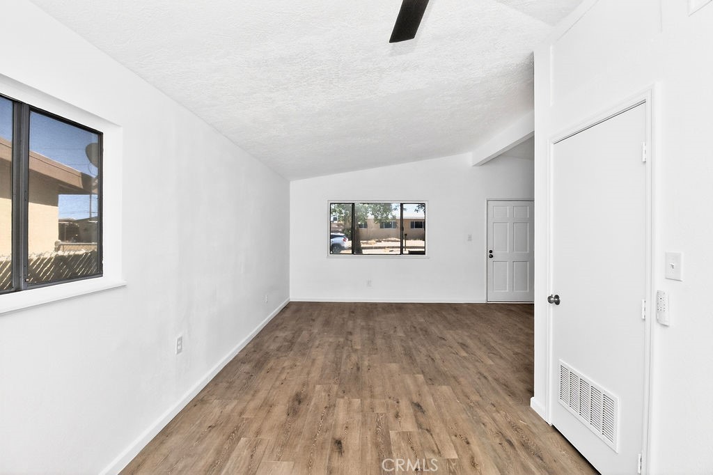 21015 Rio Vista Needles, CA 92363 - Photo 8 of 38