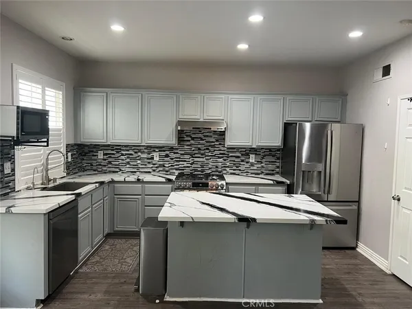 $3,559 | 1482 Goldeneagle Drive, Corona, CA 92879