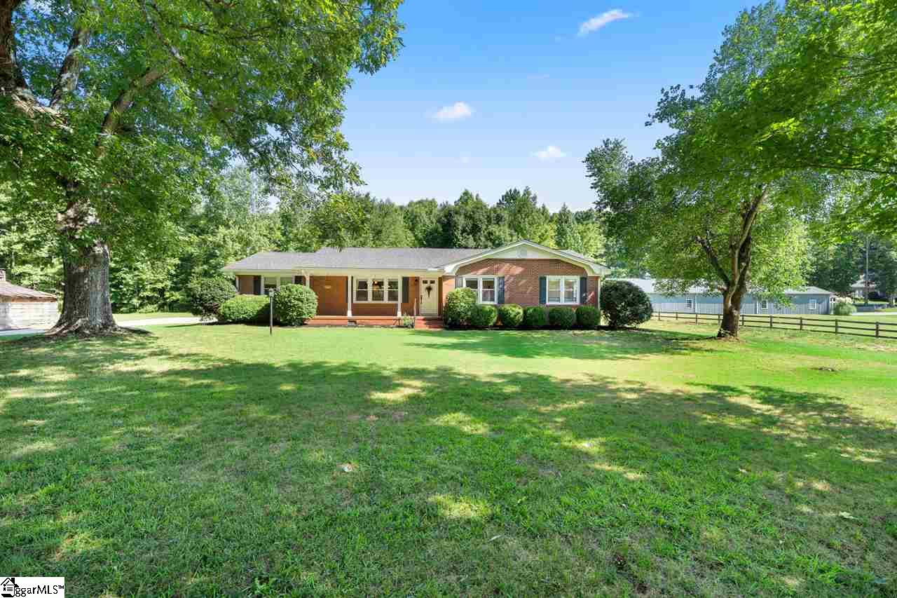 141 Hunter Road Simpsonville, SC 29681 - Photo 2 of 27 Gallery Image 2