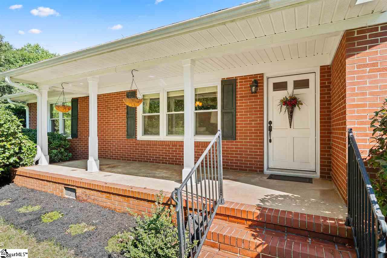 141 Hunter Road Simpsonville, SC 29681 - Photo 3 of 27 Gallery Image 3