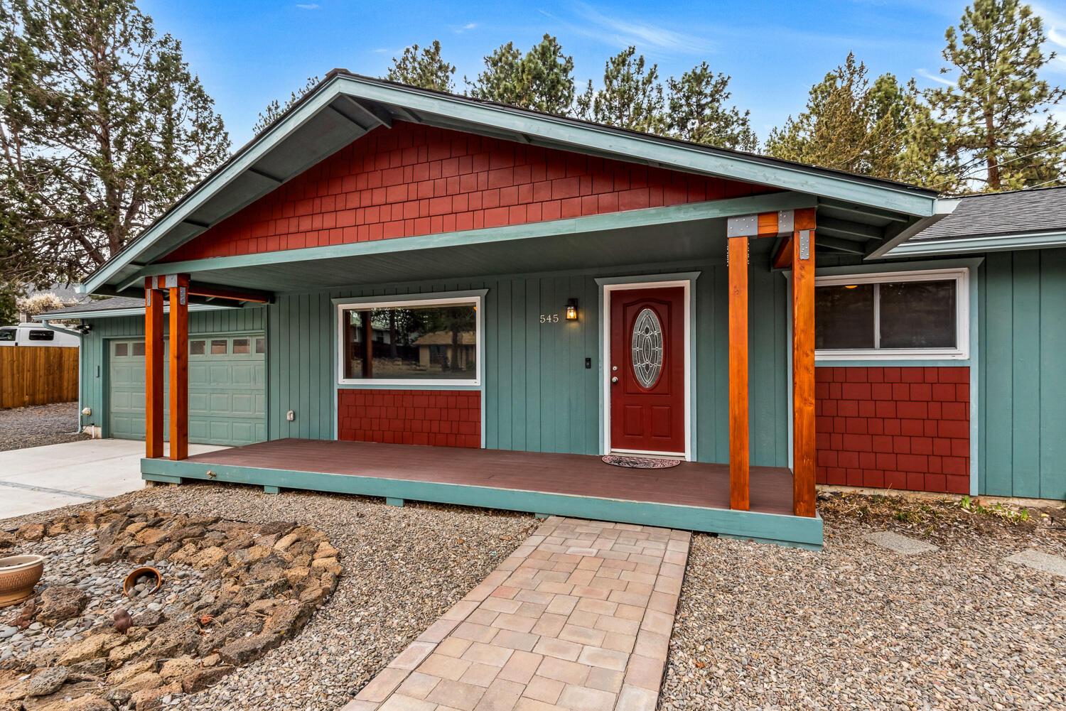 545 Southeast Craven Road Bend, OR 97702 - Photo 7 of 24 OReilly_20250311_7_367653_72ppi