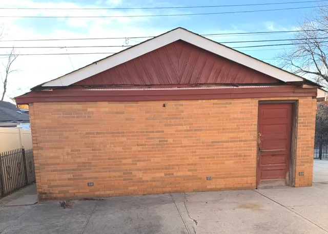 $4,000 | 11706 South Artesian Avenue, Chicago, IL 60655