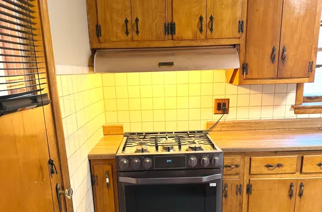 $4,000 | 11706 South Artesian Avenue, Chicago, IL 60655