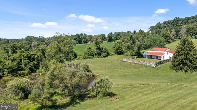 $2,100,000 | 834 Starvegut Lane, Kennett Square, PA 19348