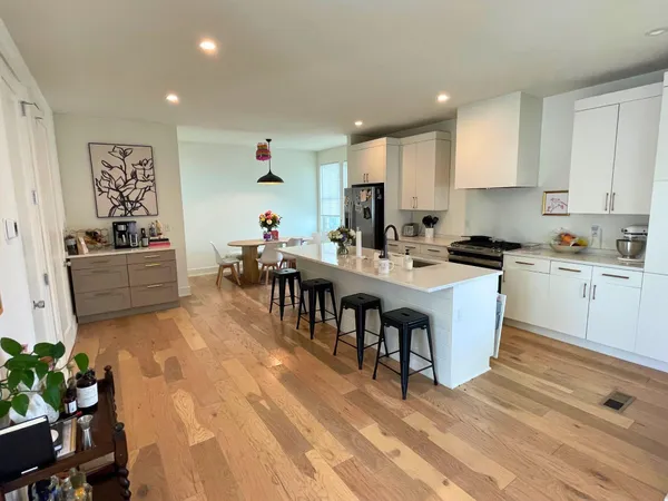 $4,300 | 106 Cooper Street, Charleston, SC 29403