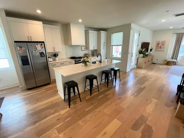 $4,300 | 106 Cooper Street, Charleston, SC 29403