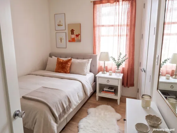 $4,300 | 106 Cooper Street, Charleston, SC 29403