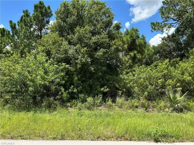 $18,000 | 648 Naples Avenue South, Lehigh Acres, FL 33974