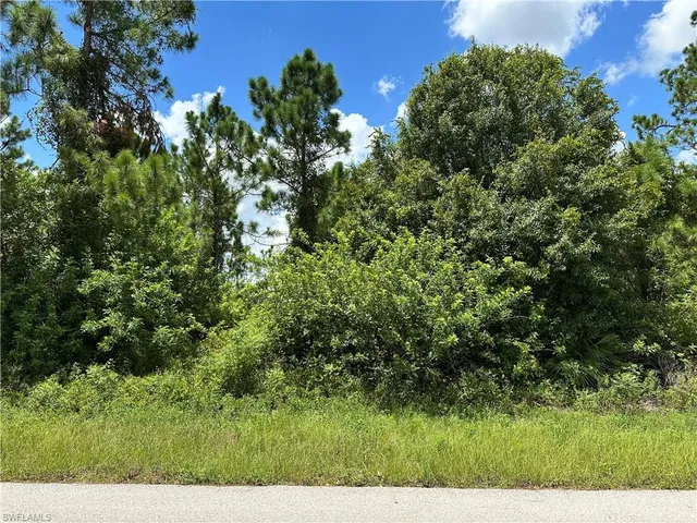 $18,000 | 648 Naples Avenue South, Lehigh Acres, FL 33974