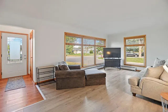 $309,900 | 1101 Mill Street West, Cannon Falls, MN 55009