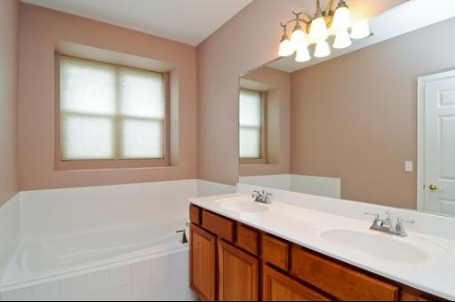466 South Commons Court, Unit 466 Deerfield, IL 60015 - Photo 7 of 10