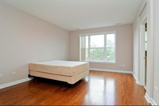 466 South Commons Court, Unit 466 Deerfield, IL 60015 - Photo 8 of 10