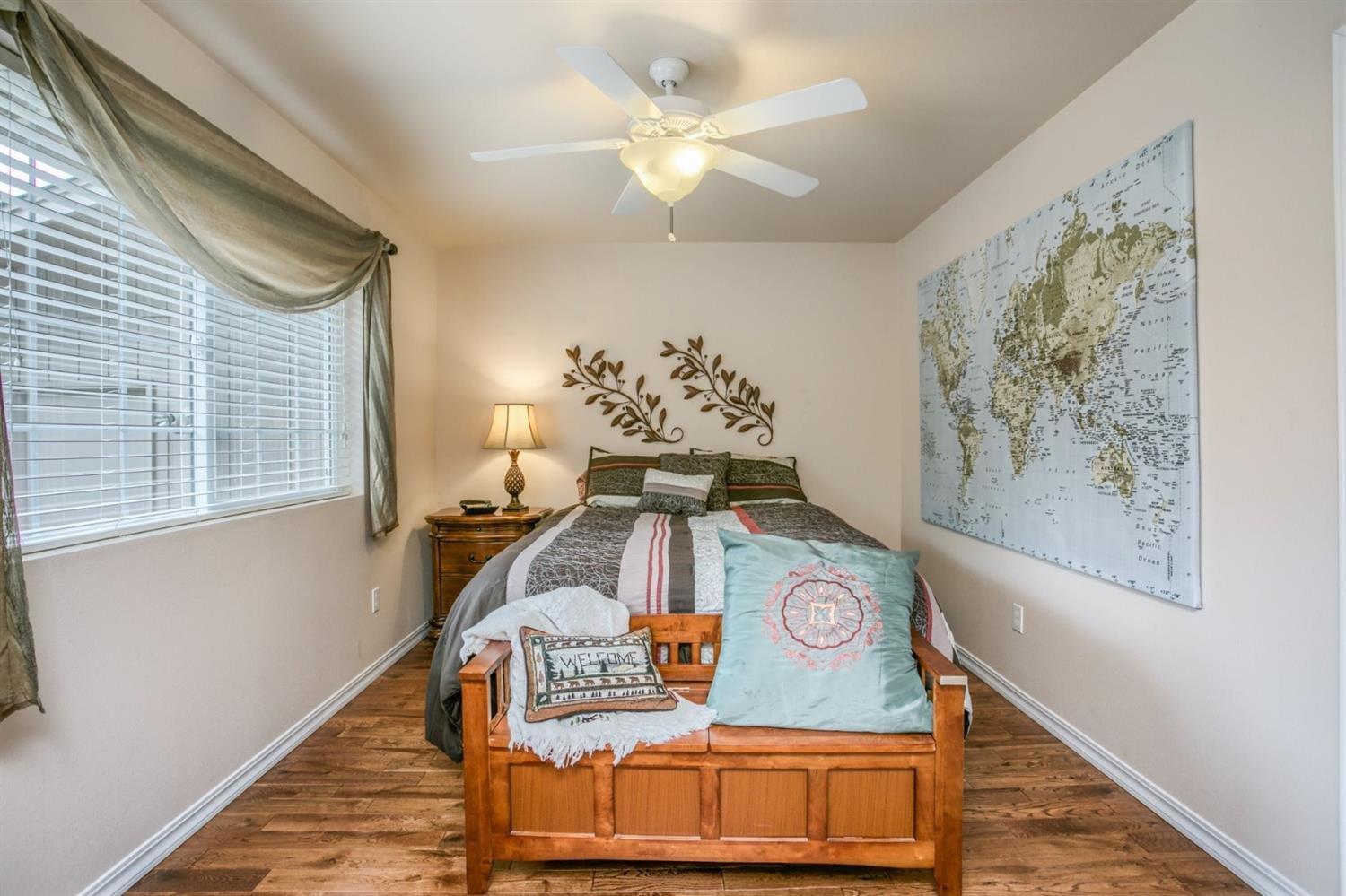 2818 South River Road Grants Pass, OR 97527 - Photo 26 of 35 Bedroom of guest quarters!