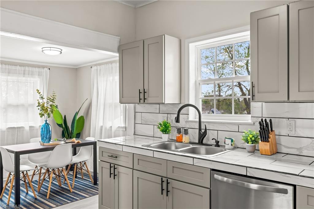 808 Carrick Street High Point, NC 27262 - Photo 16 of 38 Breakfast Nook!
