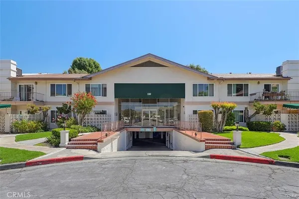 $575,000 | 1360 G Shadow Lane, Unit G, Fullerton, CA 92831