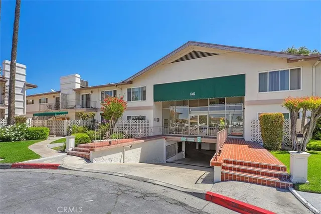 $598,000 | 1360 G Shadow Lane, Unit G, Fullerton, CA 92831