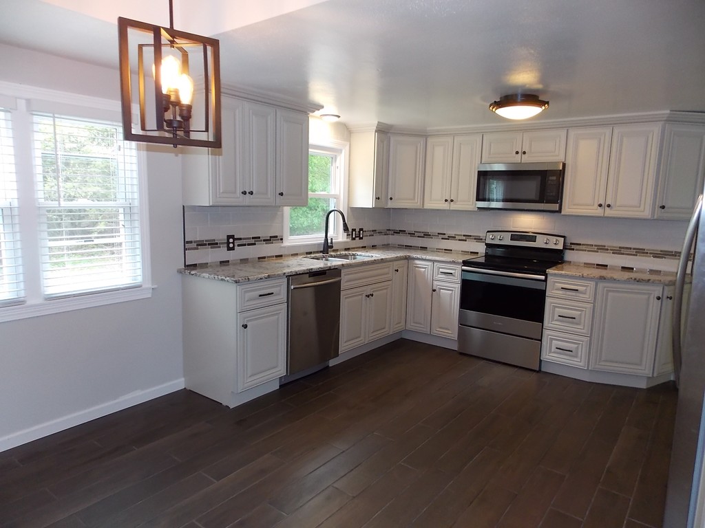 123 Fox Hill Road Springfield, MA 01118 - Photo 3 of 20