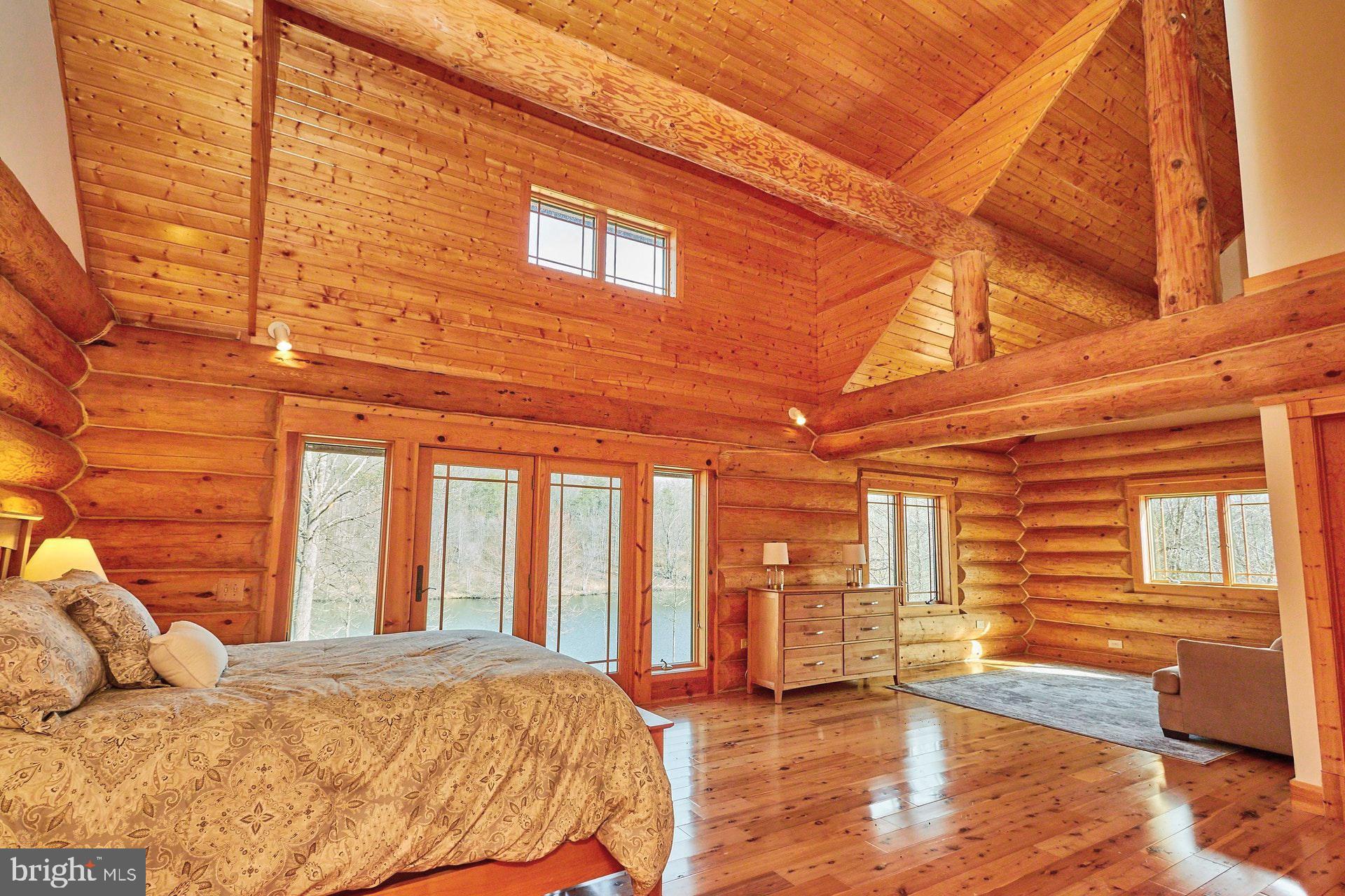 14047 Hume Road Hume, VA 22639 - Photo 26 of 73 Main Level Master Suite